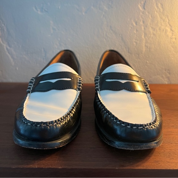 G. H. Bass & Co. Whitney Weejuns Penny Loafers Black White leather Women’s 9 EUC - Picture 4 of 10